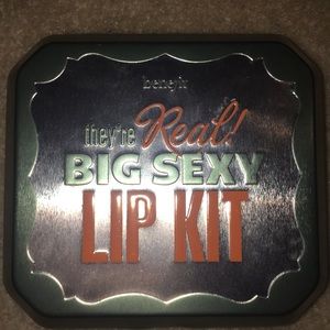 Benefit lip kit
